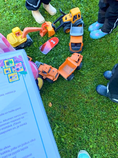 TOIMINNALLISTA PUUHAA KAAPUSTEN KANSSA