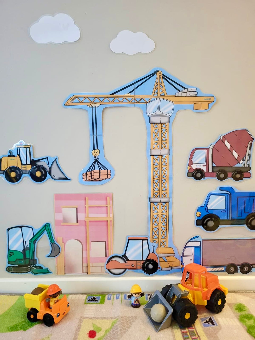 TYÖKONEET - LEIKKIYMPÄRISTÖ, LORUT & VÄRITYSKUVAT