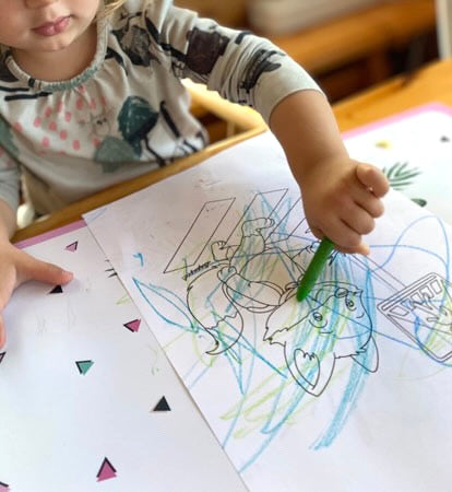 LIIKENTEESSÄ VÄRITYSKUVAT