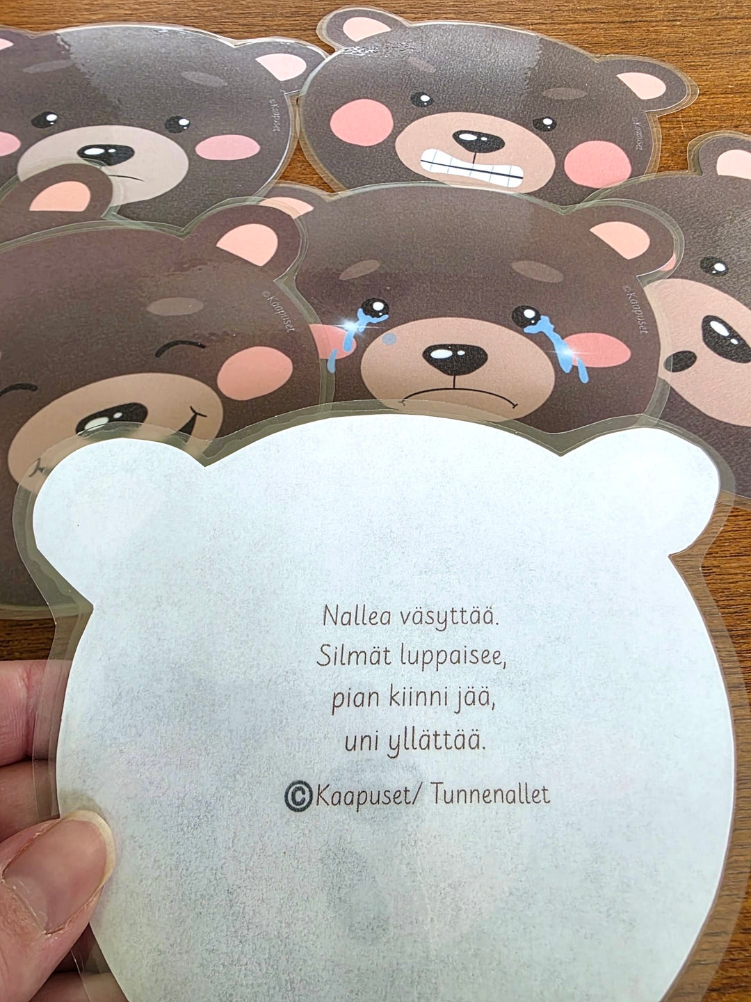 TUNNENALLET - TUNNEKUVAT LORUILLA SEINÄLLE & AVAINNAUHAAN