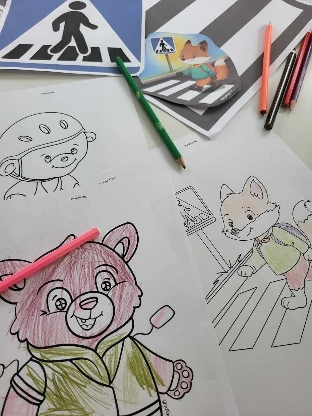 LIIKENTEESSÄ VÄRITYSKUVAT