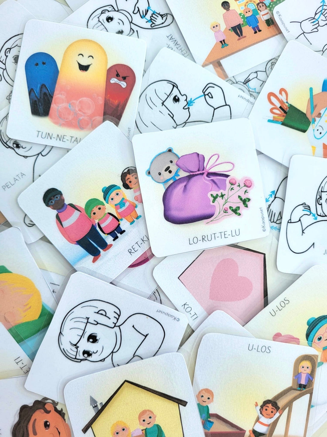 TOIMINNANOHJAUS- JA PÄIVÄJÄRJESTYSKORTIT TUKIVIITTOMILLA PAKETTINA